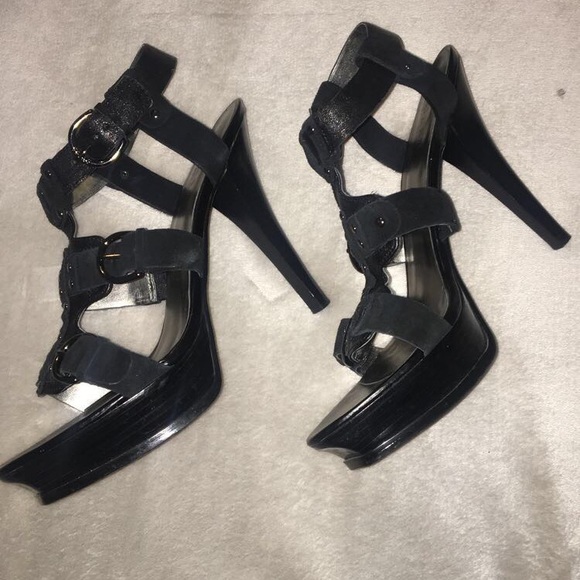Black Guess Heels - Picture 2 of 5